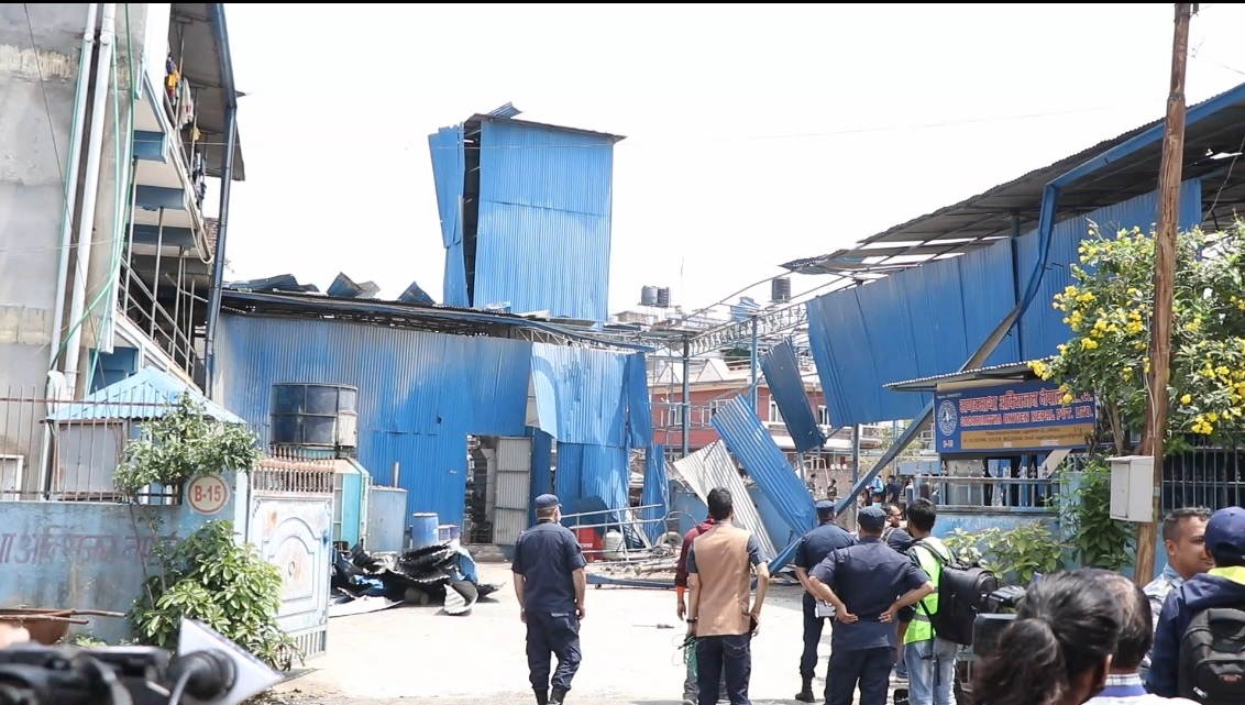 अक्सिजन प्लान्टमा भएको विस्फोटबारे छानबिन गर्न गृहमन्त्रीको निर्देशन (भिडियोसहित)