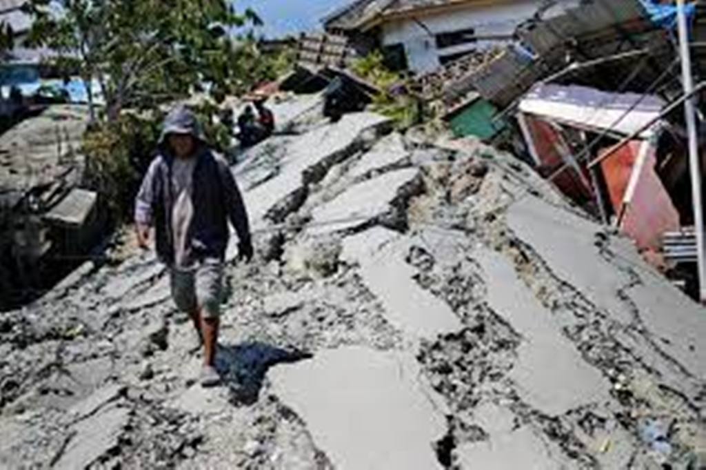 इन्डोनेसियामा ७=६ म्याग्नीच्युडको भूकम्प, आँधीको चेतावनी