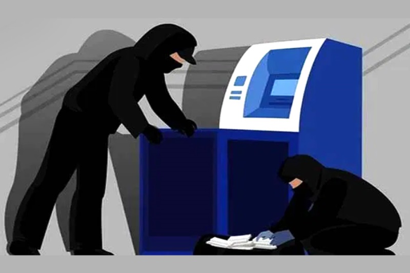 बैंकको एटिएम फोड्दै गर्दा पक्राउ