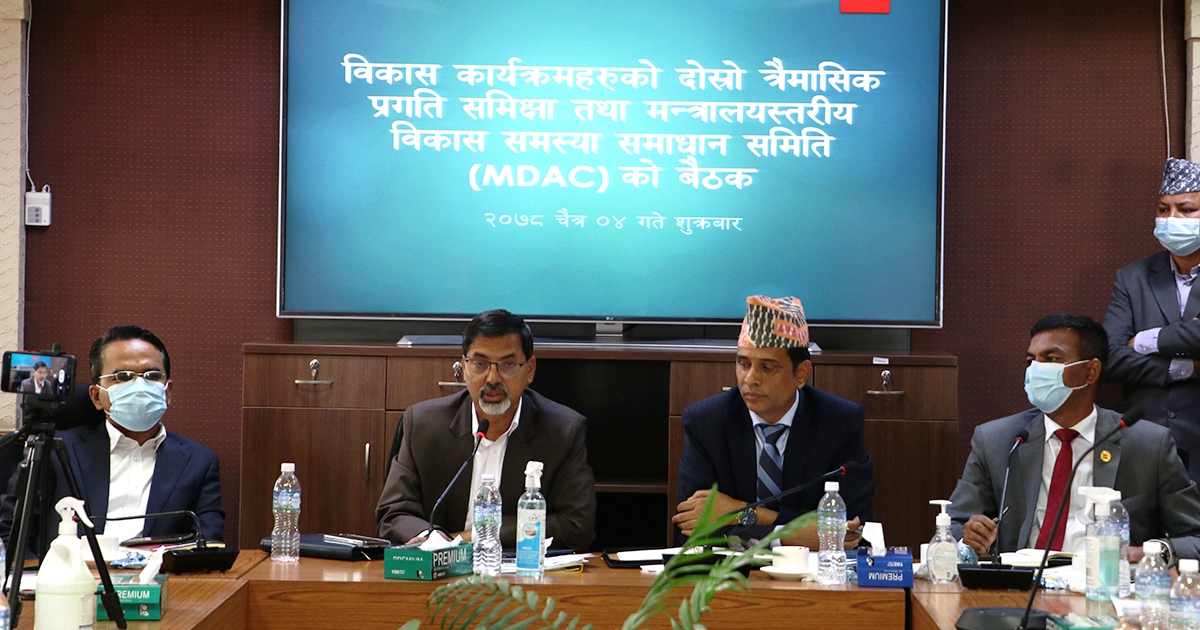 राष्ट्र बैंक उदार नहुँदा आयात घट्न सकेनः अर्थमन्त्री 