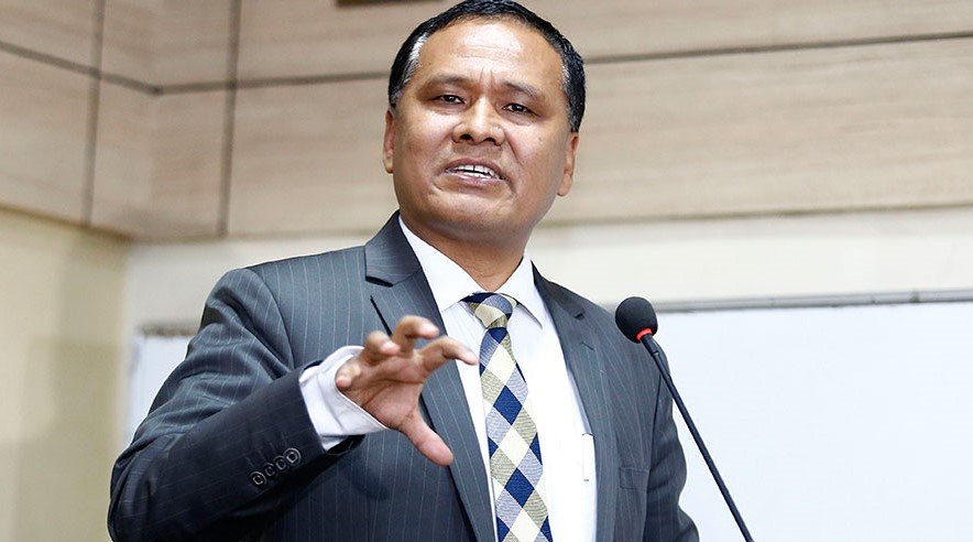 माओवादी प्रचार सामग्रीमा तस्वीर प्रयोग : आयोगले कुलमान घिसिङलाई सोध्यो स्पष्टिकरण