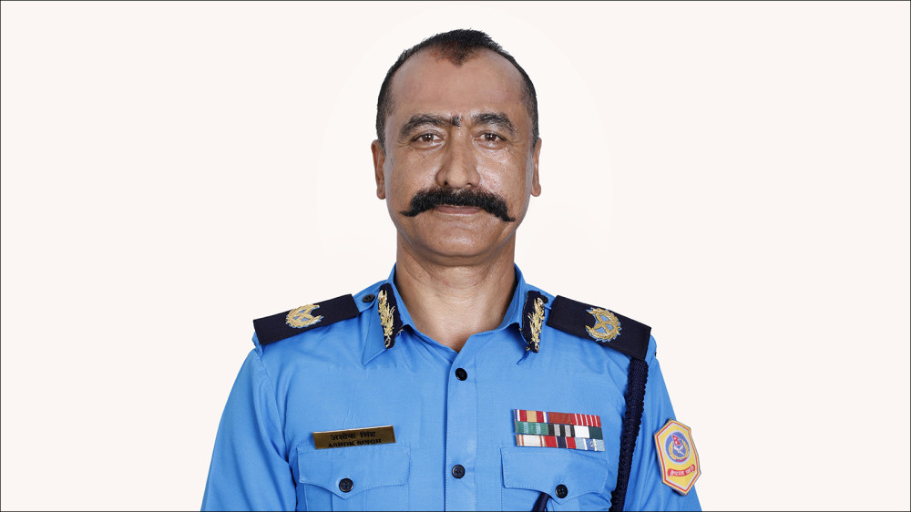 जन्म मिति सच्याएर जागिर खाएको पोल खुलेपछि डिआइजी अशोक सिंहद्वारा राजीनामा