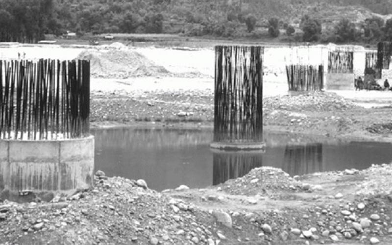 ८ वर्ष अगाडि ठेक्का सम्झौता भएको पुलको काम २० प्रतिशतमात्रै 