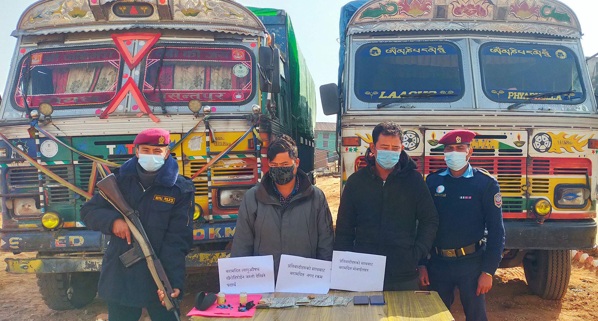 ब्राउन सुगर सहित दुई जना पक्राउ 