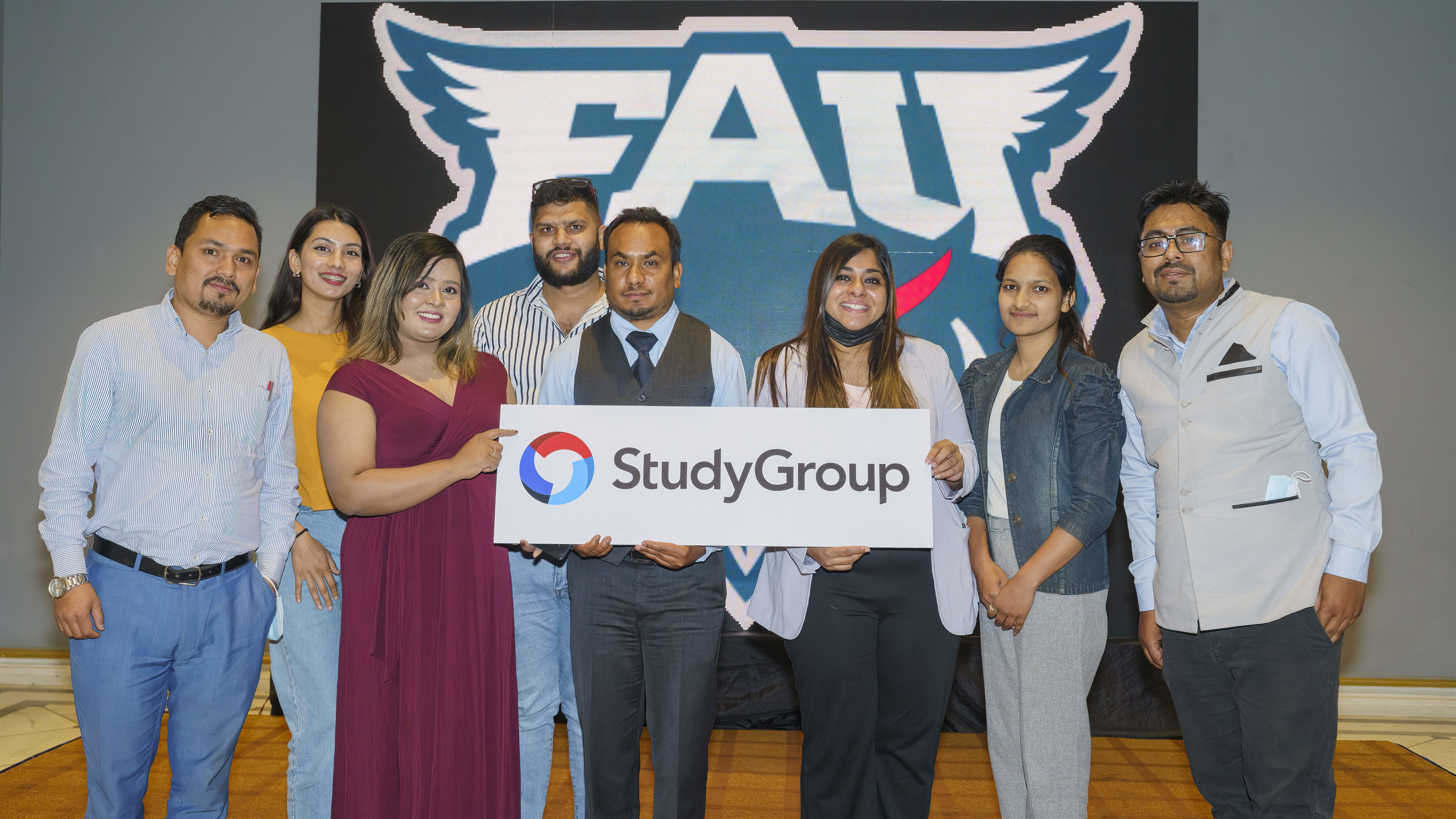 स्टडी ग्रुपमार्फत अध्ययन गर्ने नेपाली विद्यार्थीहरुका लागि छात्रवृत्तिको आवेदन खुल्ला