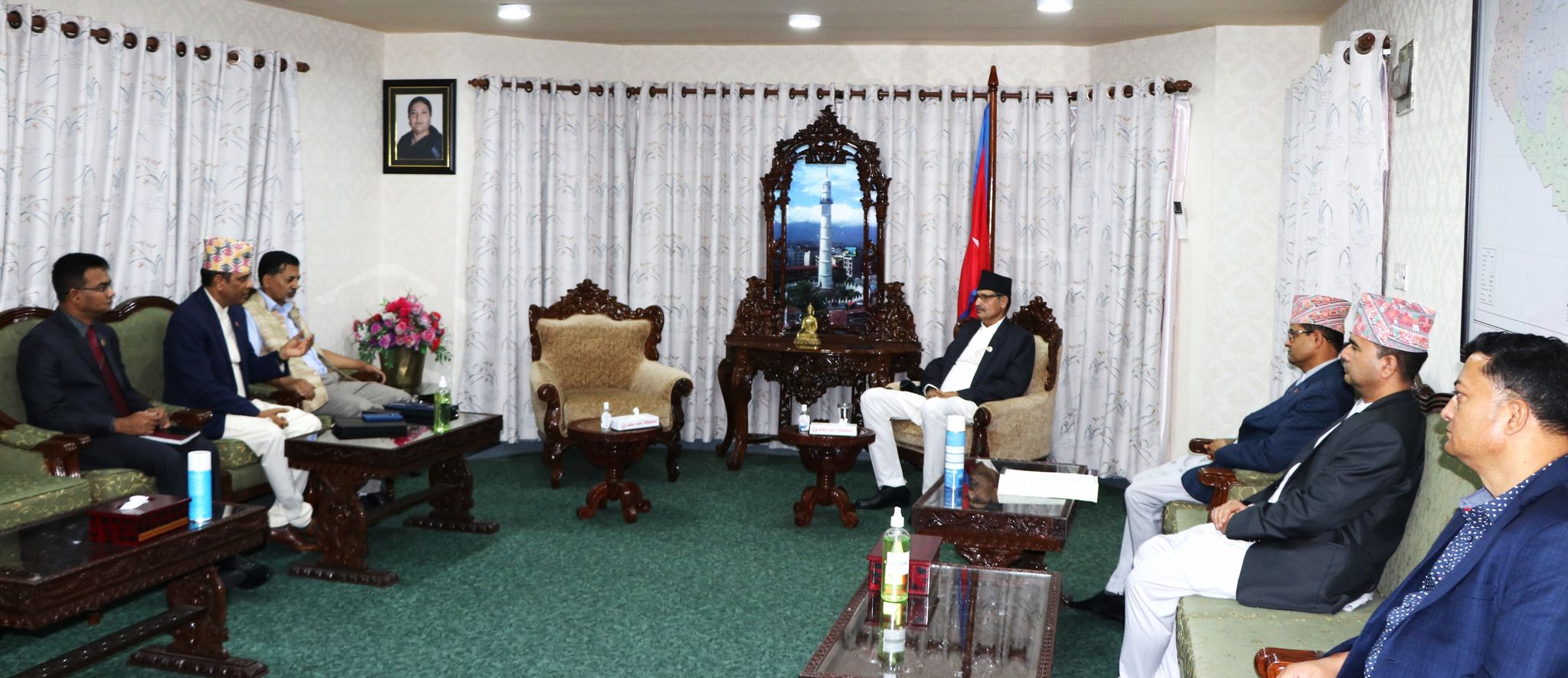 अर्थमन्त्री शर्माद्वारा सभामुखसमक्ष बजेट ‘ब्रिफिङ’