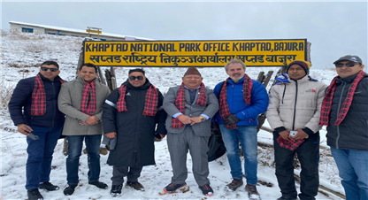 पर्यटनमन्त्री आले सहित पर्यटकले गरे हेलिटुरमार्फत खप्तड अवलोकन 