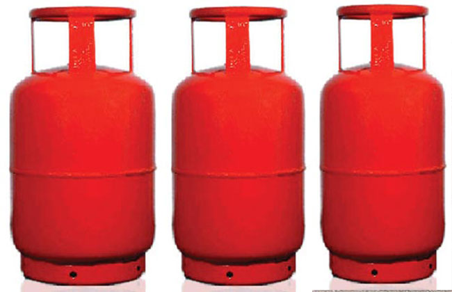 सिंहदरबारबाटै खाना पकाउने ग्यास विस्थापन गर्ने घोषणा