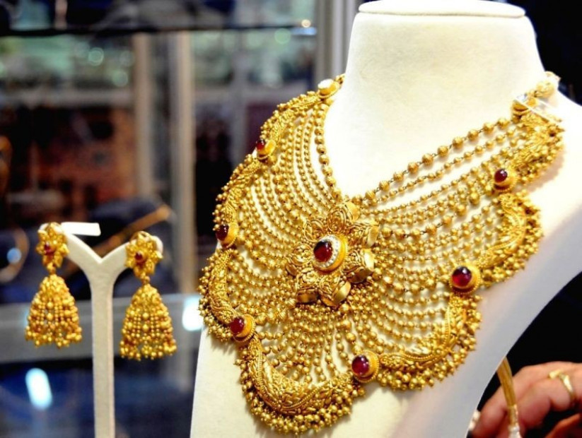 एकै दिन ८ सयले बढ्यो सुनको मूल्य, कति पुग्यो तोलाको ?