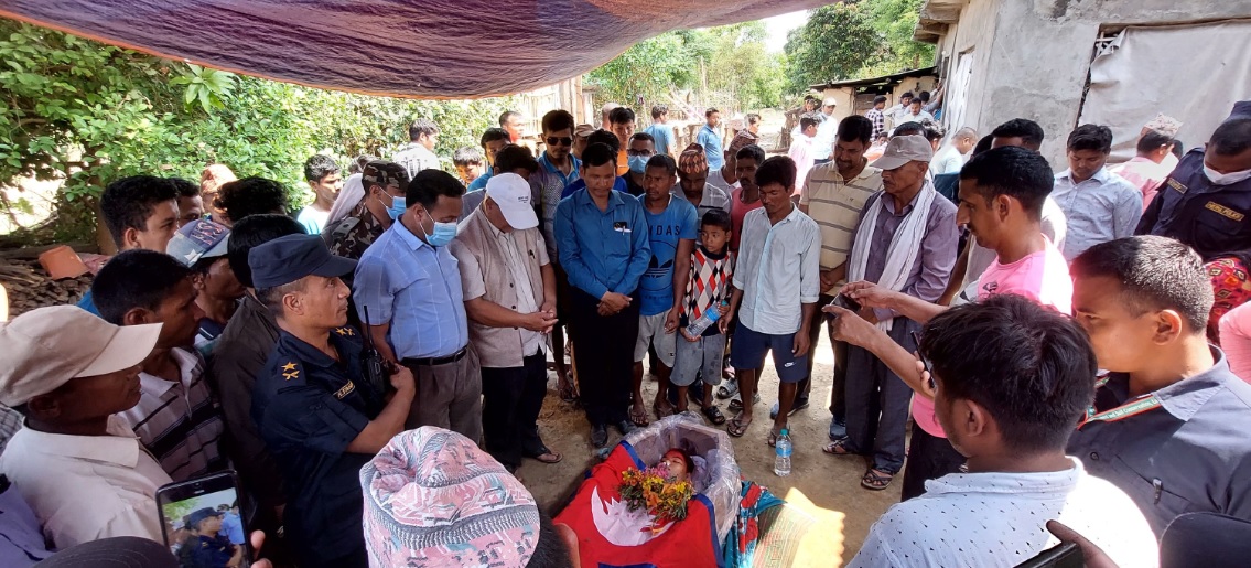 भारोत्तोलन खेलाडी चौधरीको पार्थिव शवमा राष्ट्रिय झण्डा ओढाएर गरियो बिदा