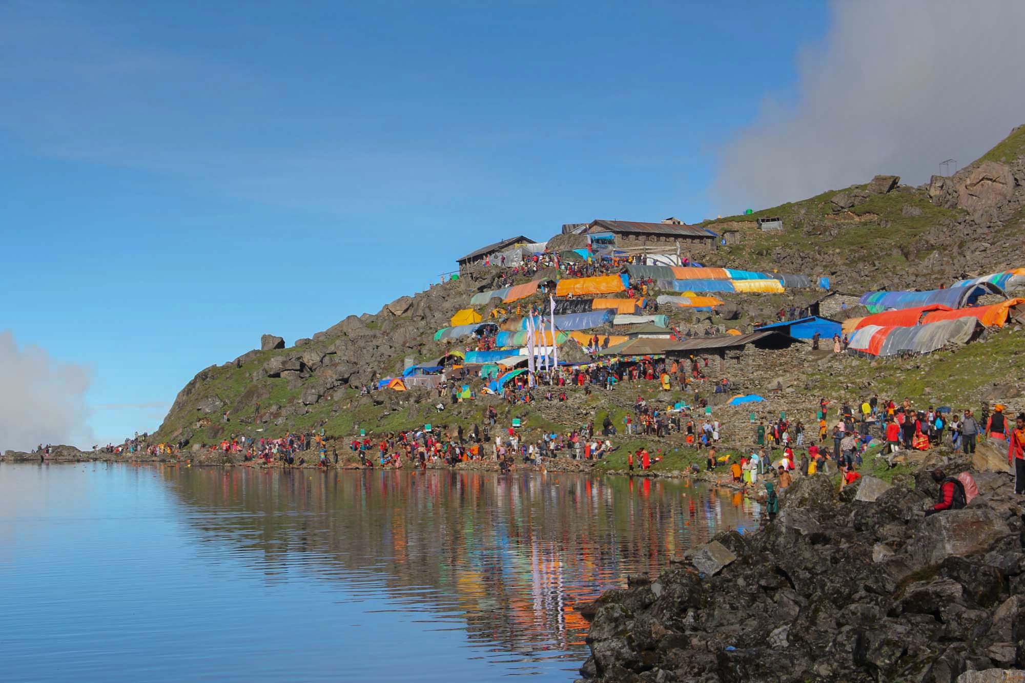 गोसाइँकुण्ड मेलाका लागि खाद्यान्न ढुवानी शुरू