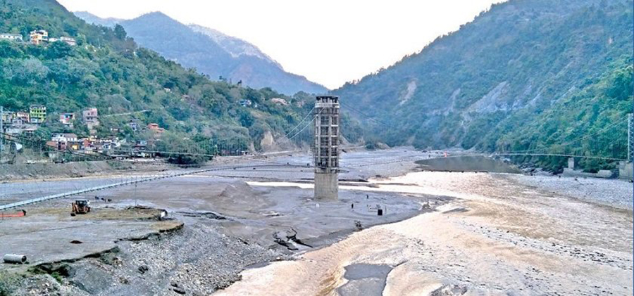  ९ करोड ८८ लाख २६ हजार लागतको तीनमुखे झोलुङ्गे पुल सम्पन्न हुँदै