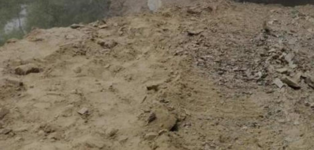 चार वर्षमा पनि बनेन चार  किमी सडक