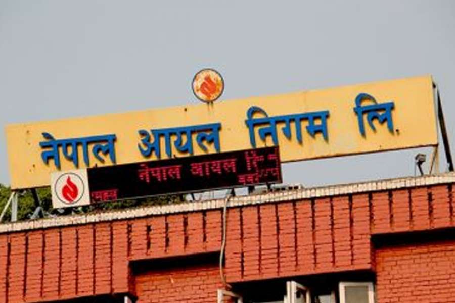 प्रमुख समाचारः पेट्रोलियम पदार्थको मूल्य नघटाउने निर्णयदेखि सरकारी नियकायलाई खर्च काटौती गर्न श्रीलंकाका राष्ट्रपतिद्धारा निर्देशनसम्म