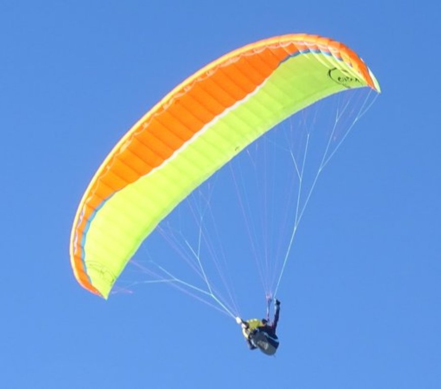 इलाममा पनि उड्यो प्याराग्लाइडिङ 