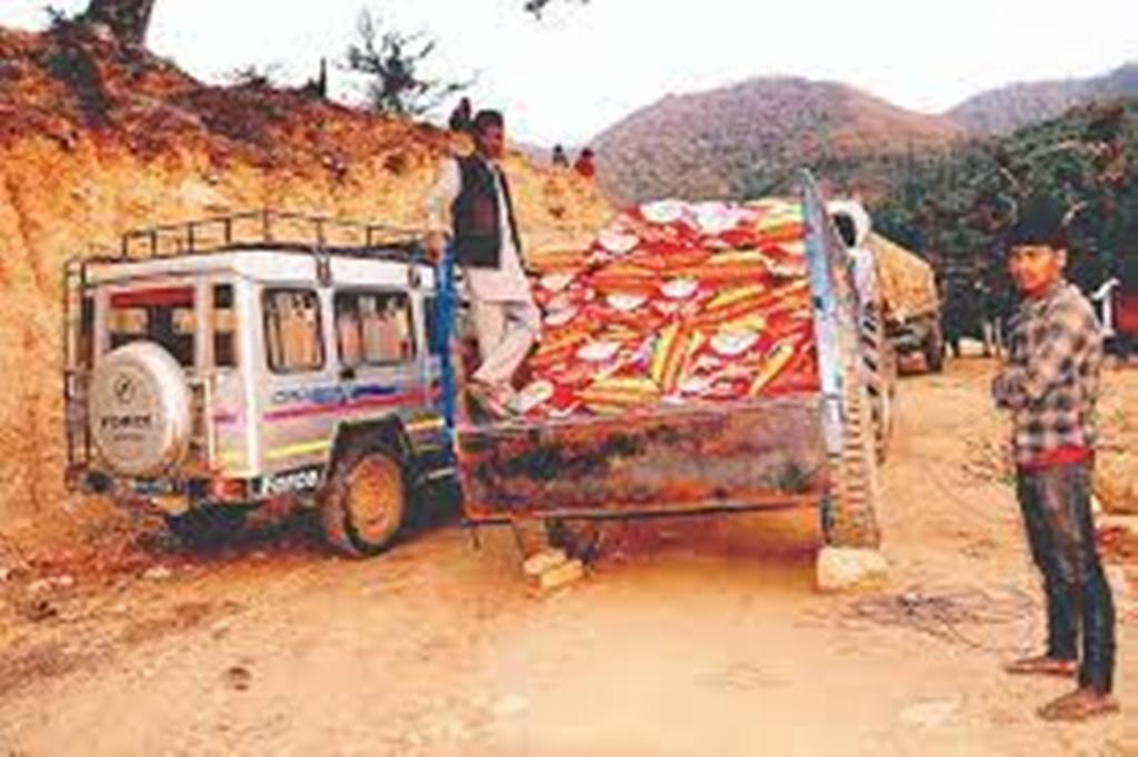 सत्र निजी कम्पनीमार्फत कर्णालीमा चामल ढुवानी