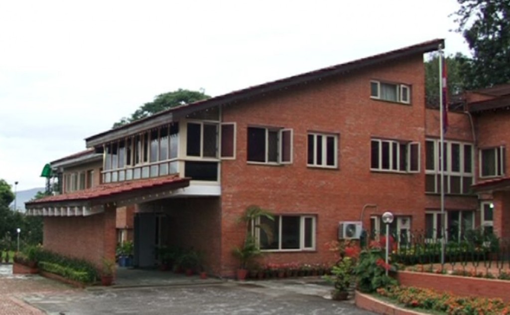 सत्ता गठबन्धन दलको बैठक सकियो, बालुवाटारमा सर्वदलीय बैठक शुरु