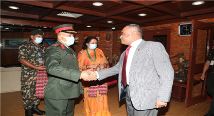 आइपुगे भारतीय सेनाध्यक्ष पाण्डे : नेपाली सेनाले २२ करोड ३८ लाखको सामाग्री प्राप्त गर्दै