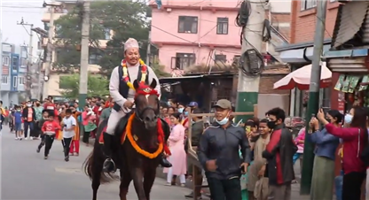 ललितपुरमा एक्लो घोडा दौडाएर घोडेजात्रा मनाइयो